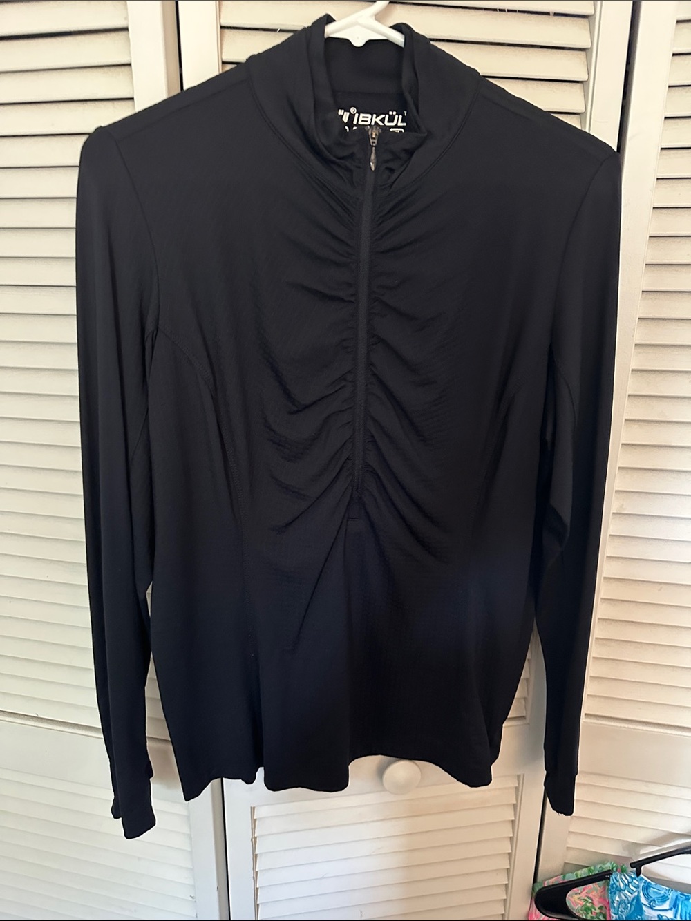IBKUL Women's Long Sleeve Black Ruched Front Zip Top